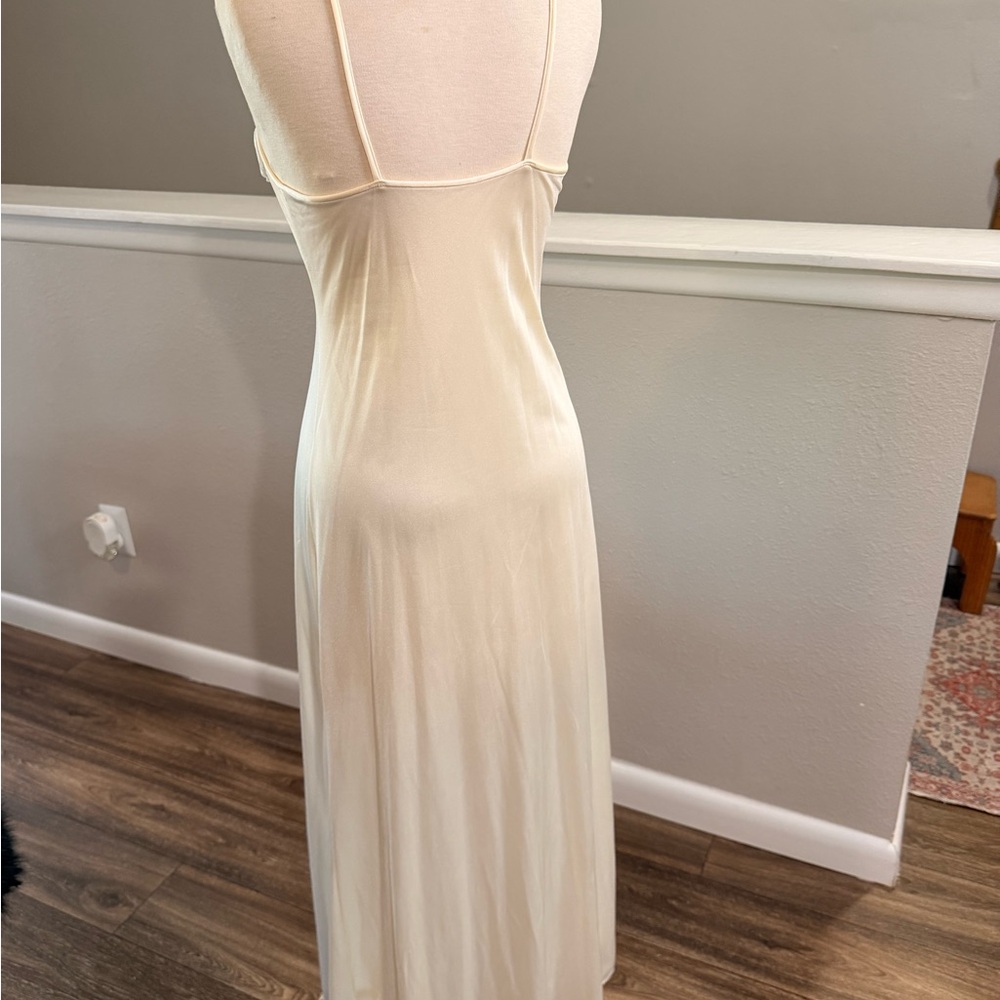 Vintage Gilead Ivory Nylon Nightgown USA Lace Slip Dress Bridal Coquette Petite - Picture 2 of 9